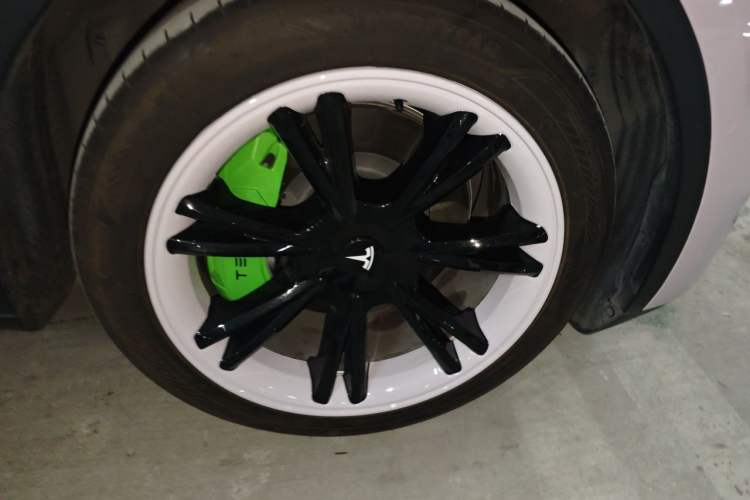 Used Tesla Model Y 2022 Revised Version Rear-Wheel Drive Right Front Wheel Hub