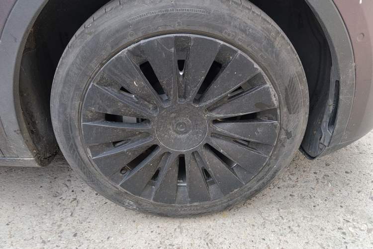 Used Tesla Model Y 2022 Revised Version Rear-Wheel Drive Right Front Wheel Hub