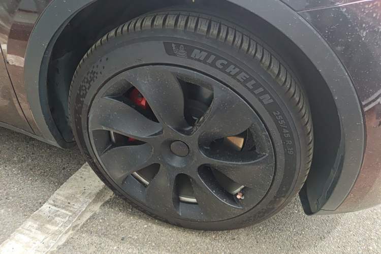 Used Tesla Model Y 2022 Rear-Wheel-Drive Version Right Front Wheel Hub