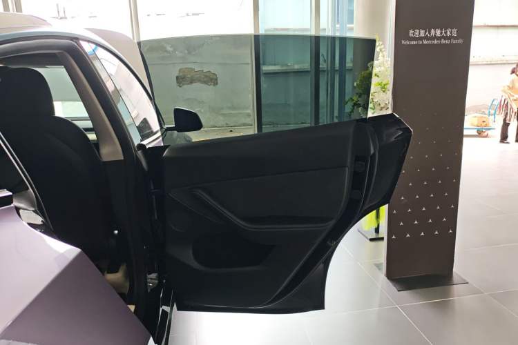 Used Tesla Model Y 2022 Revised Version Rear-Wheel Drive Right Rear Door Interior
