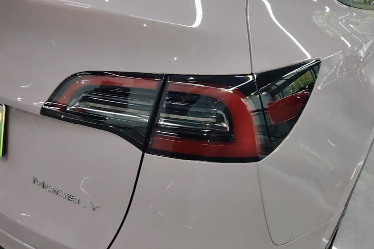 Used Tesla Model Y 2022 Revised Version Rear-Wheel Drive Right Rear Taillight