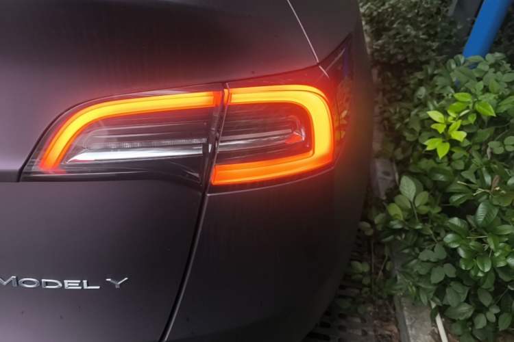 Used Tesla Model Y 2022 Rear-Wheel-Drive Version Right Rear Taillight