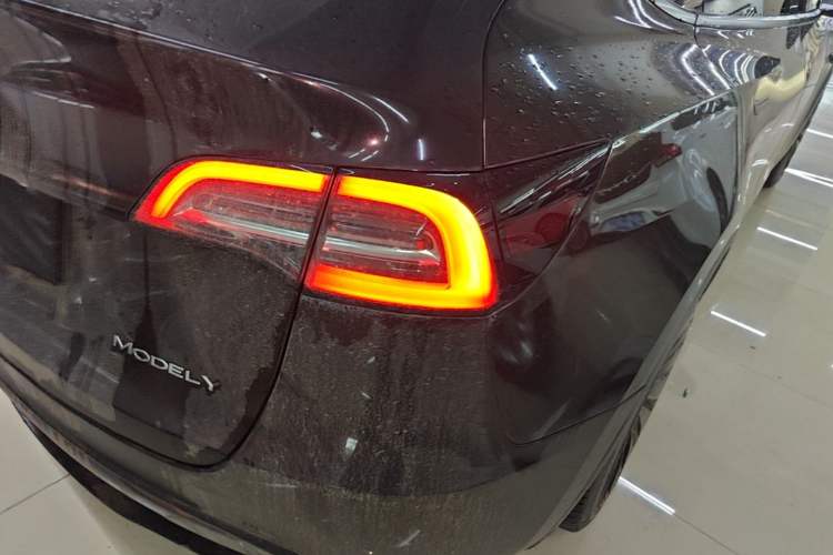 Used Tesla Model Y 2022 Rear-Wheel-Drive Version Right Rear Taillight