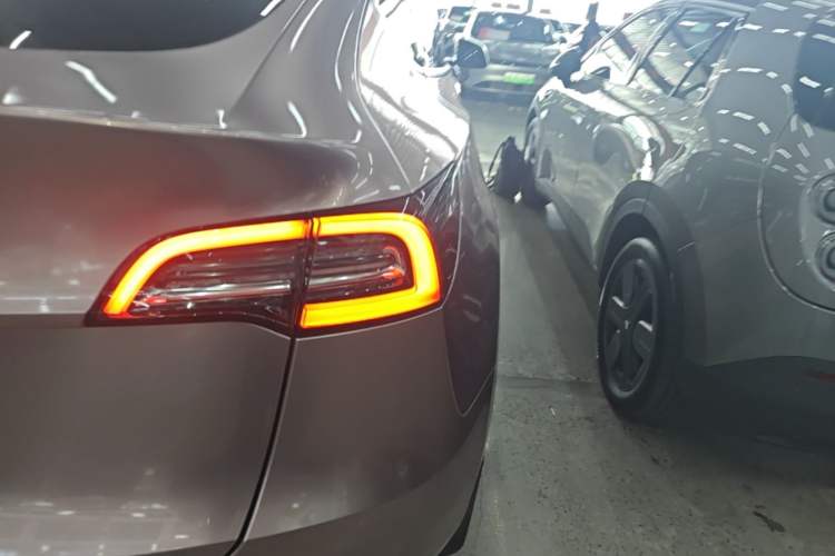 Used Tesla Model Y 2022 Rear-Wheel-Drive Version Right Rear Taillight