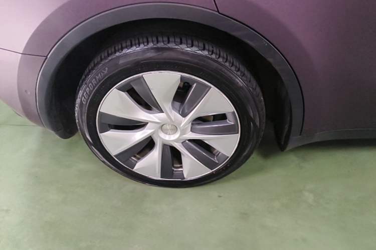 Used Tesla Model Y 2022 Revised Version Rear-Wheel Drive Right Rear Wheel Hub