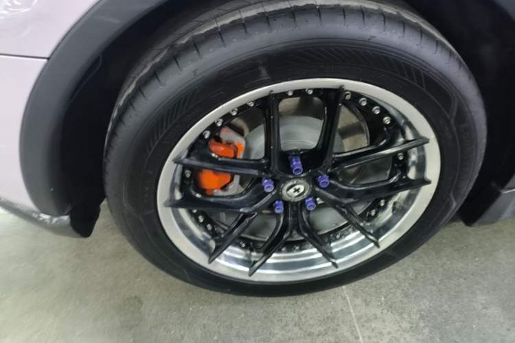 Used Tesla Model Y 2022 Rear-Wheel-Drive Version Right Rear Wheel Hub