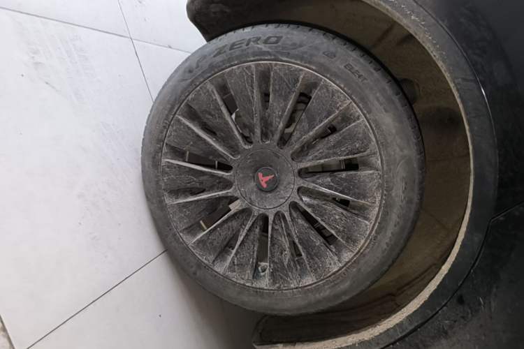 Used Tesla Model Y 2022 Rear-Wheel-Drive Version Right Rear Wheel Hub