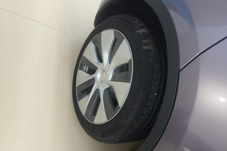 Used Tesla Model Y 2022 Revised Version Rear-Wheel Drive Right Rear Wheel Hub