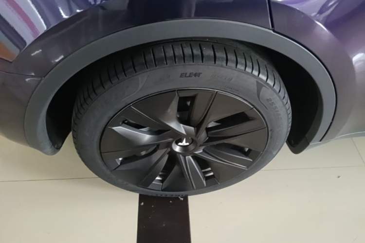 Used Tesla Model Y 2022 Revised Version Rear-Wheel Drive Right Rear Wheel Hub