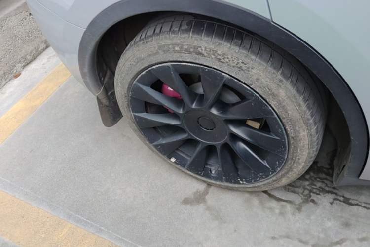 Used Tesla Model Y 2022 Rear-Wheel-Drive Version Right Rear Wheel Hub