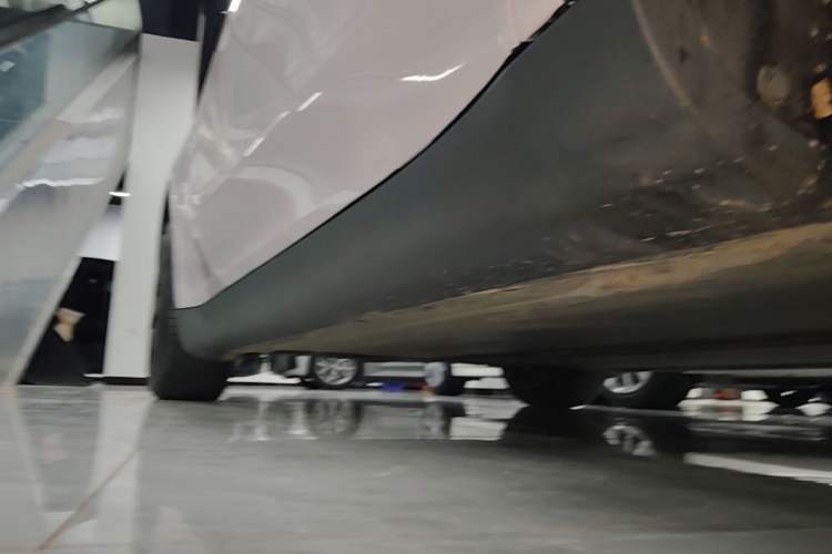Used Tesla Model Y 2022 Revised Version Rear-Wheel Drive Right Side Sill