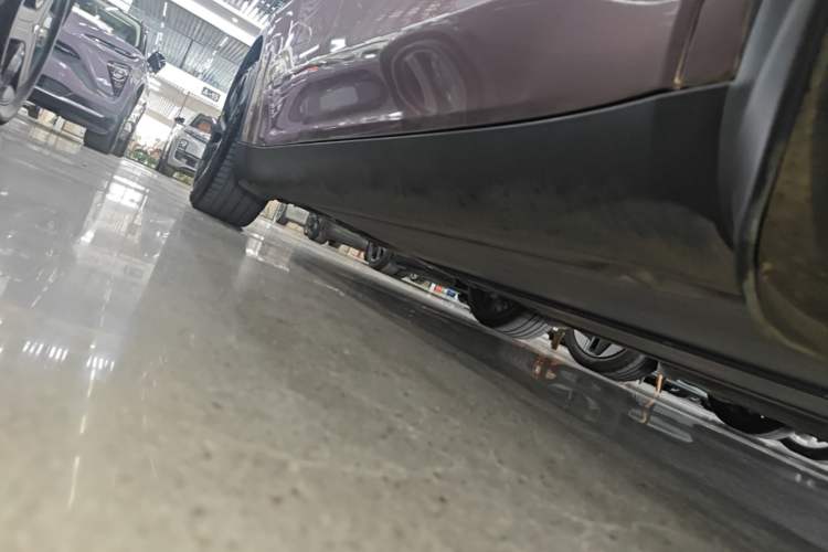 Used Tesla Model Y 2022 Rear-Wheel-Drive Version Right Side Sill