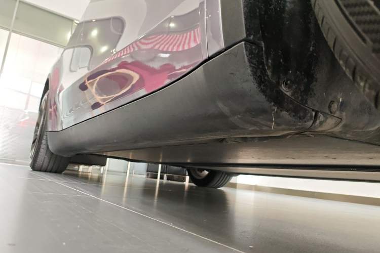 Used Tesla Model Y 2022 Revised Version Rear-Wheel Drive Right Side Sill