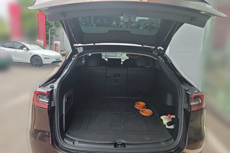 Used Tesla Model Y 2022 Rear-Wheel-Drive Version Trunk