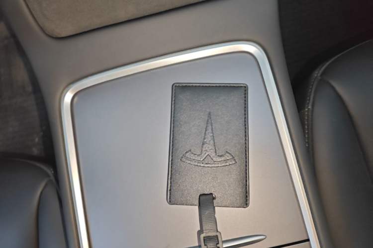 Used Tesla Model Y 2022 Revised Version Rear-Wheel Drive Vehicle Key
