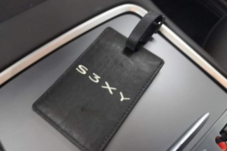 Used Tesla Model Y 2022 Revised Version Rear-Wheel Drive Vehicle Key