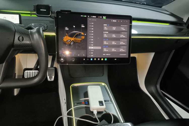 Used Tesla Model Y 2022 Revised Version Rear-Wheel Drive Audio And AC Panel