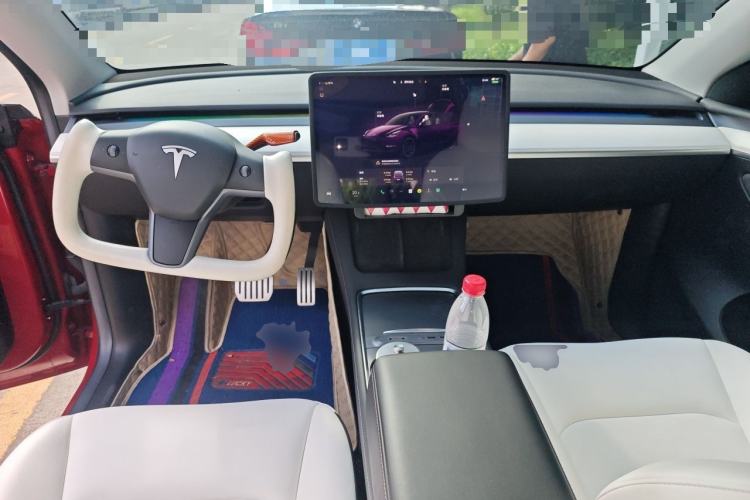Used Tesla Model Y 2022 Performance High-Performance All-Wheel-Drive Version Center Console