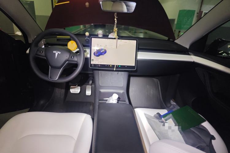 Used Tesla Model Y 2022 Performance High-Performance All-Wheel-Drive Version Center Console