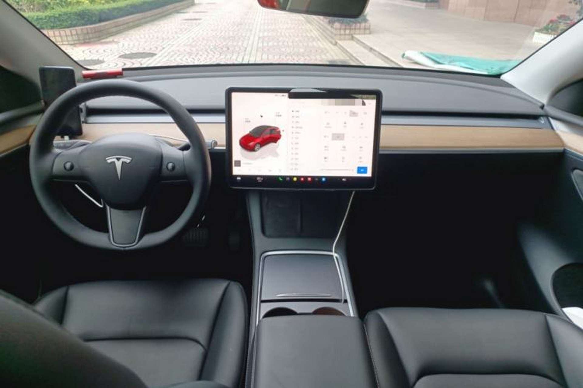 Used Tesla Model Y 2022 Long-Range All-Wheel-Drive Version Center Console
