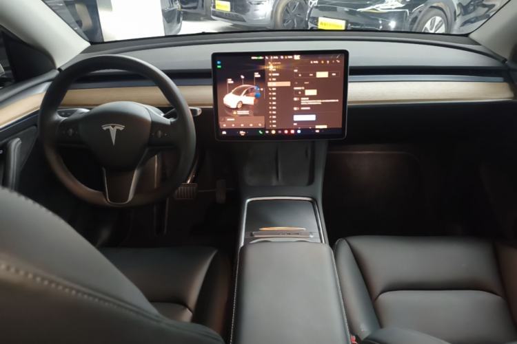 Used Tesla Model Y 2022 Rear-Wheel-Drive Version Center Console