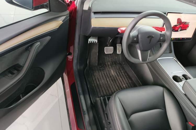 Used Tesla Model Y 2022 Rear-Wheel-Drive Version Driver Seat