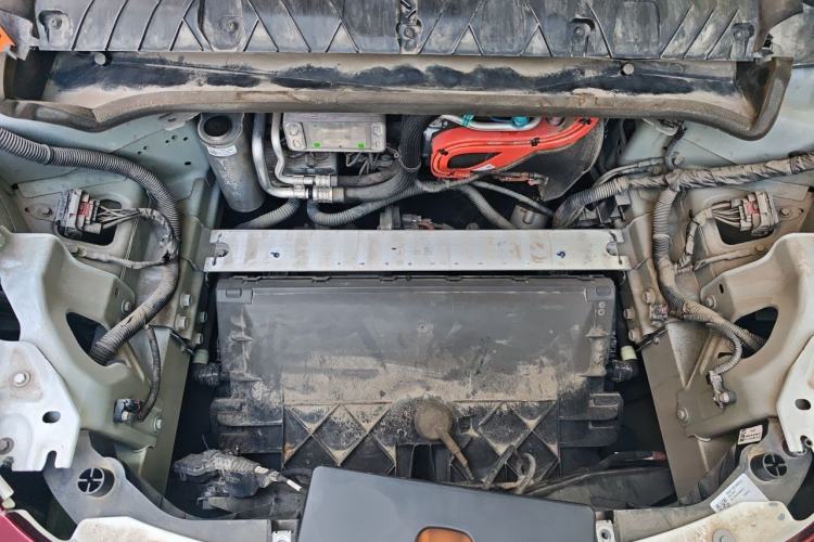 Used Tesla Model Y 2022 Rear-Wheel-Drive Version Engine Bay