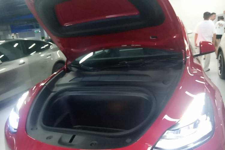Used Tesla Model Y 2022 Rear-Wheel-Drive Version Engine Bay