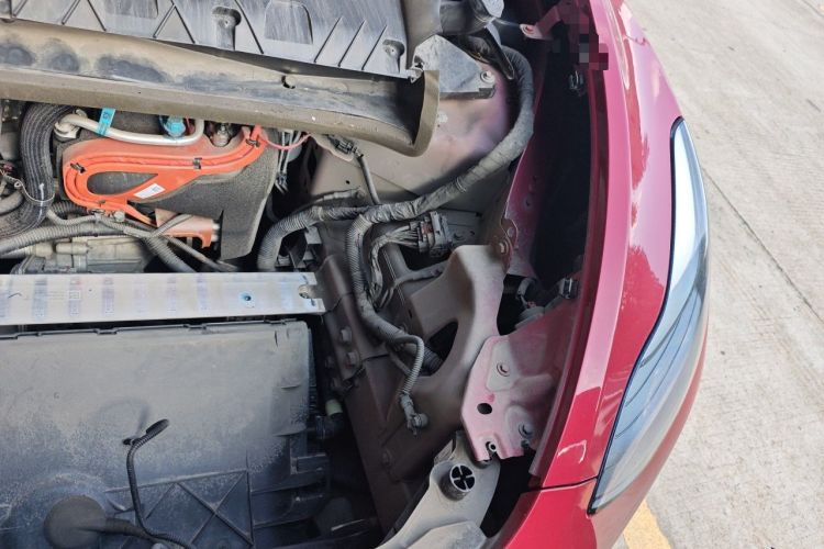 Used Tesla Model Y 2022 Performance High-Performance All-Wheel-Drive Version Engine Bay Left