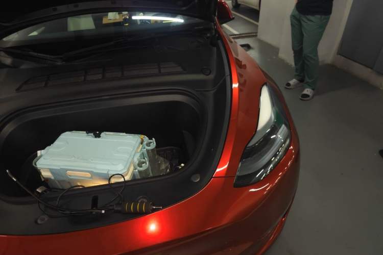 Used Tesla Model Y 2022 Performance High-Performance All-Wheel-Drive Version Engine Bay Left