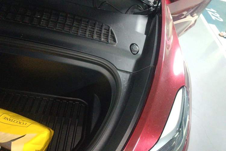 Used Tesla Model Y 2022 Rear-Wheel-Drive Version Engine Bay Left