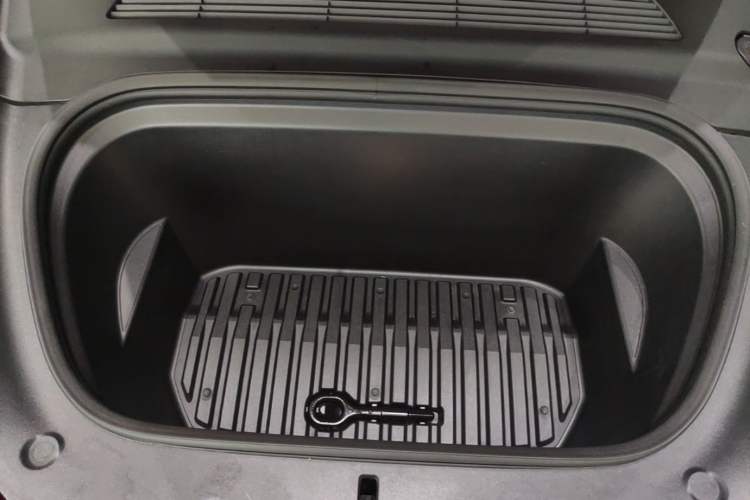Used Tesla Model Y 2022 Revised Version Rear-Wheel Drive Engine Bay