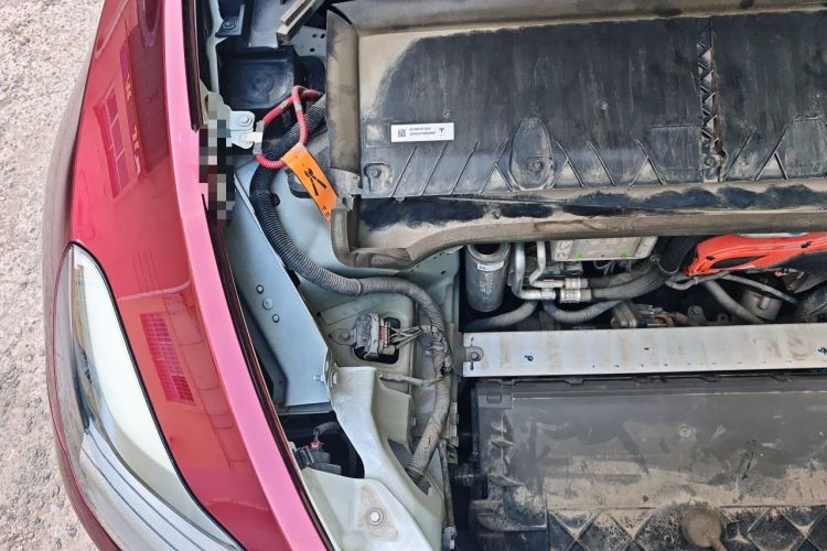 Used Tesla Model Y 2022 Rear-Wheel-Drive Version Engine Bay Right