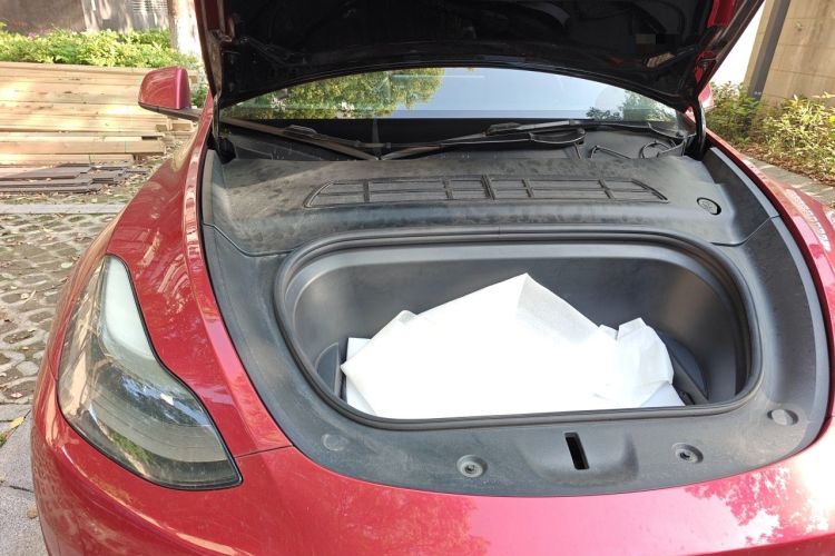 Used Tesla Model Y 2022 Rear-Wheel-Drive Version Engine Bay Right