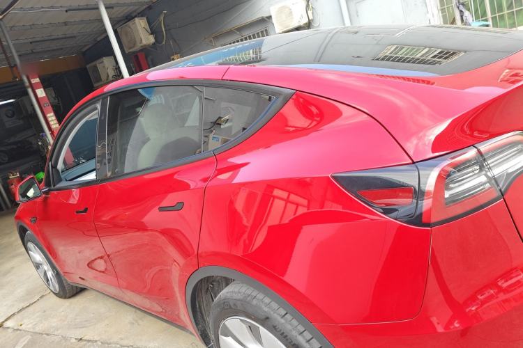 Used Tesla Model Y 2022 Long-Range All-Wheel-Drive Version Exterior 3