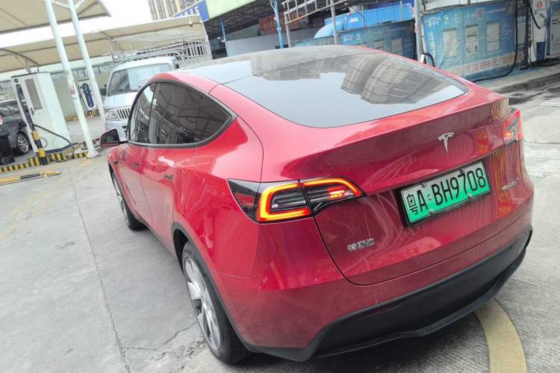 Used Tesla Model Y 2022 Revised Version Long-Range All-Wheel Drive Exterior 3