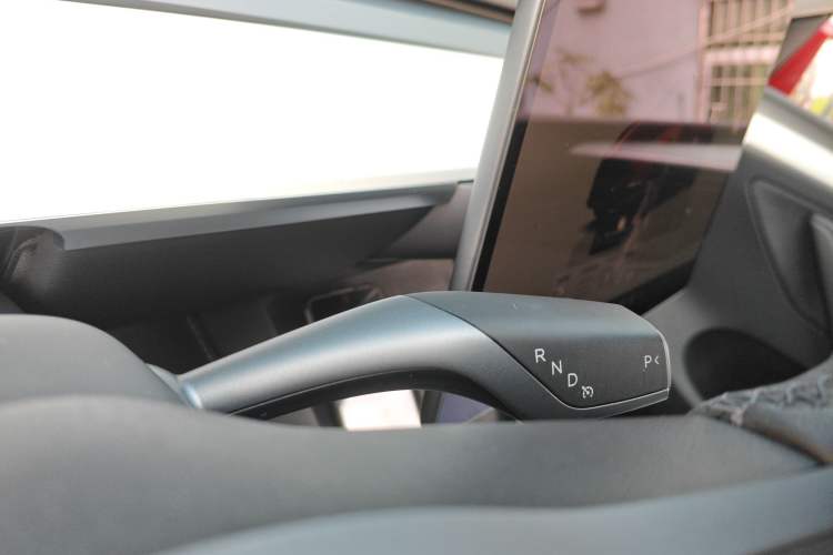 Used Tesla Model Y 2022 Long-Range All-Wheel-Drive Version Gear Lever