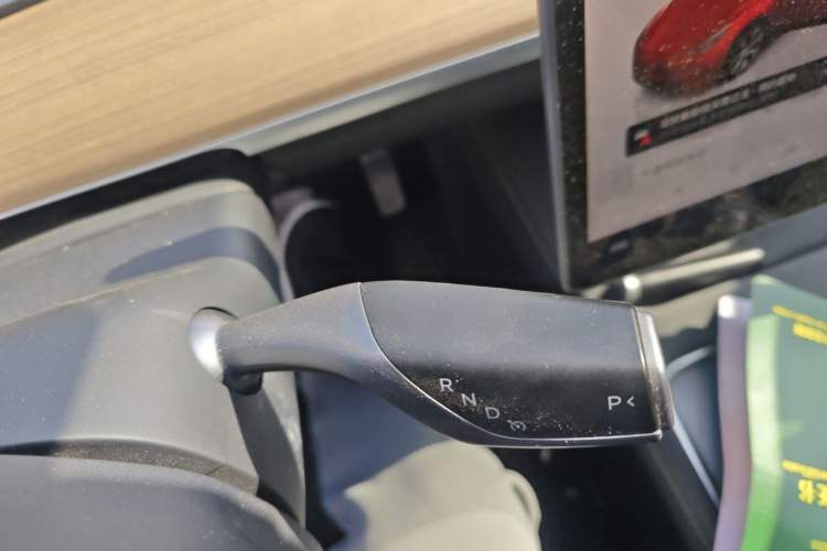 Used Tesla Model Y 2022 Revised Version Rear-Wheel Drive Gear Lever