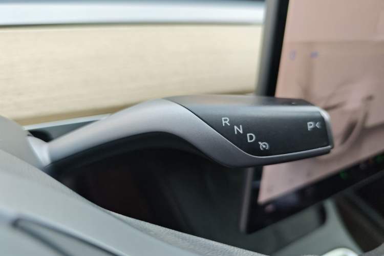 Used Tesla Model Y 2022 Revised Version Rear-Wheel Drive Gear Lever