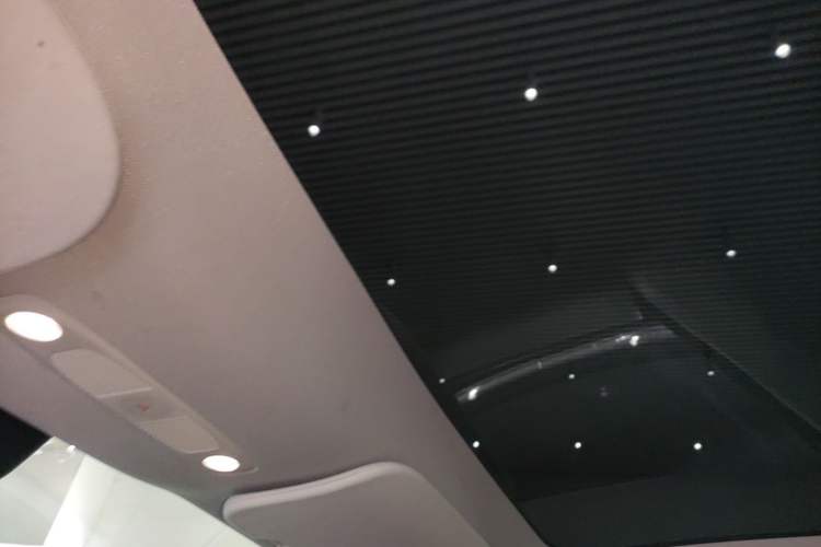 Used Tesla Model Y 2022 Revised Version Rear-Wheel Drive Headliner