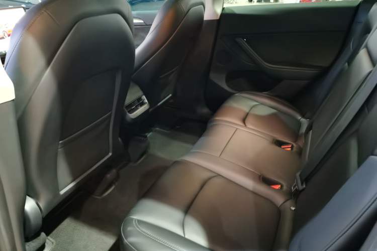 Used Tesla Model Y 2022 Performance High-Performance All-Wheel-Drive Version Interior 1