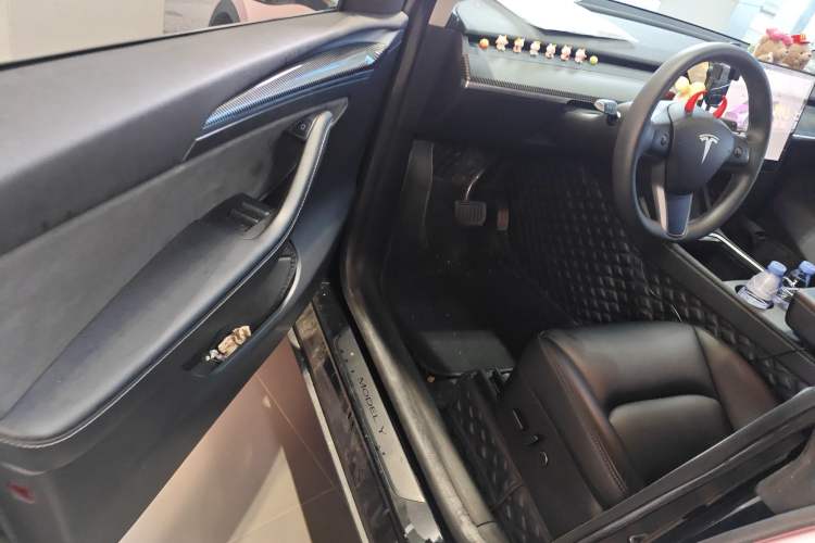 Used Tesla Model Y 2022 Revised Version Rear-Wheel Drive Interior 3