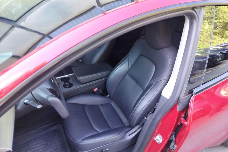 Used Tesla Model Y 2022 Performance High-Performance All-Wheel-Drive Version Left Front Seat