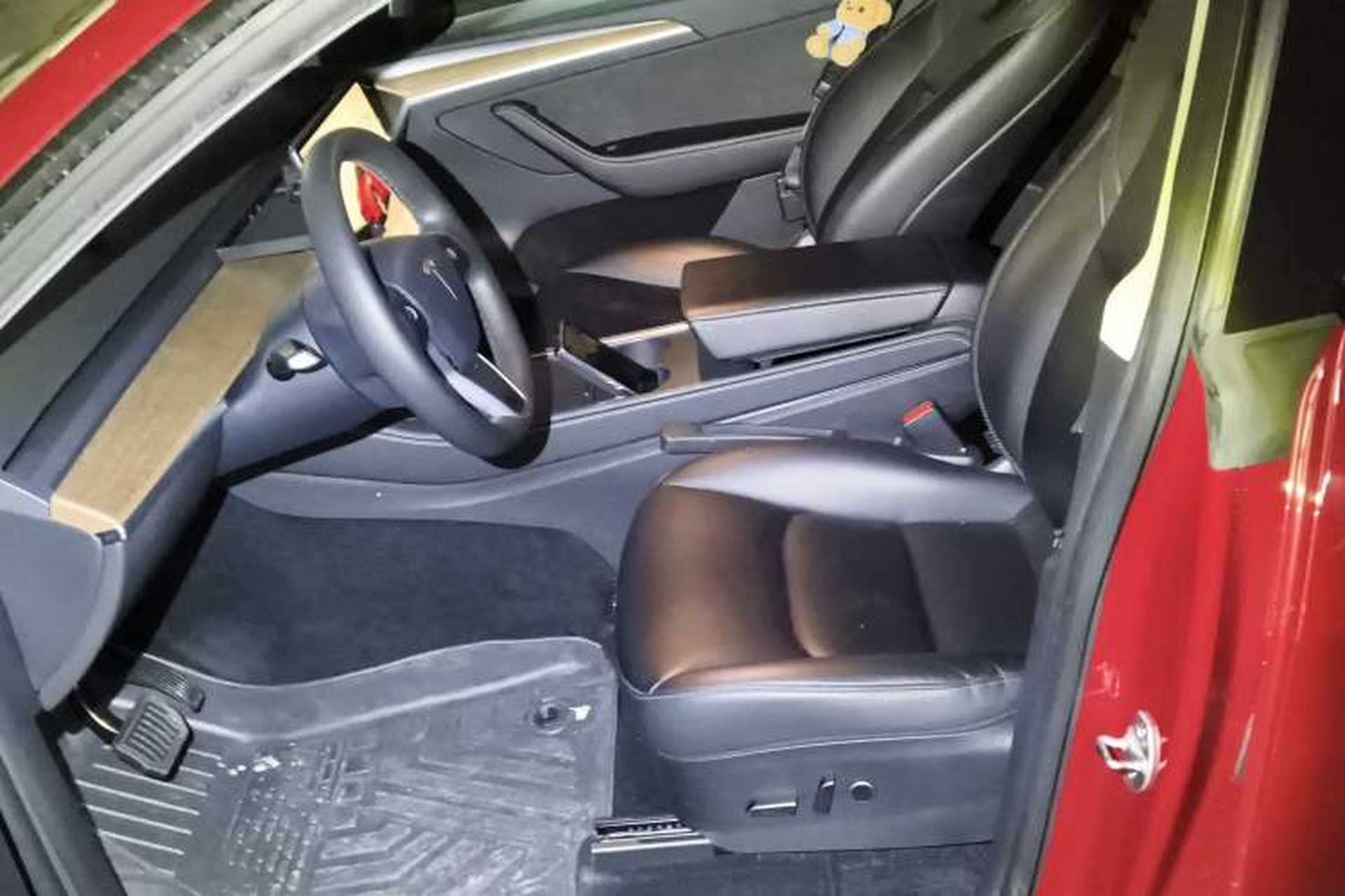 Used Tesla Model Y 2022 Rear-Wheel-Drive Version Left Front Seat