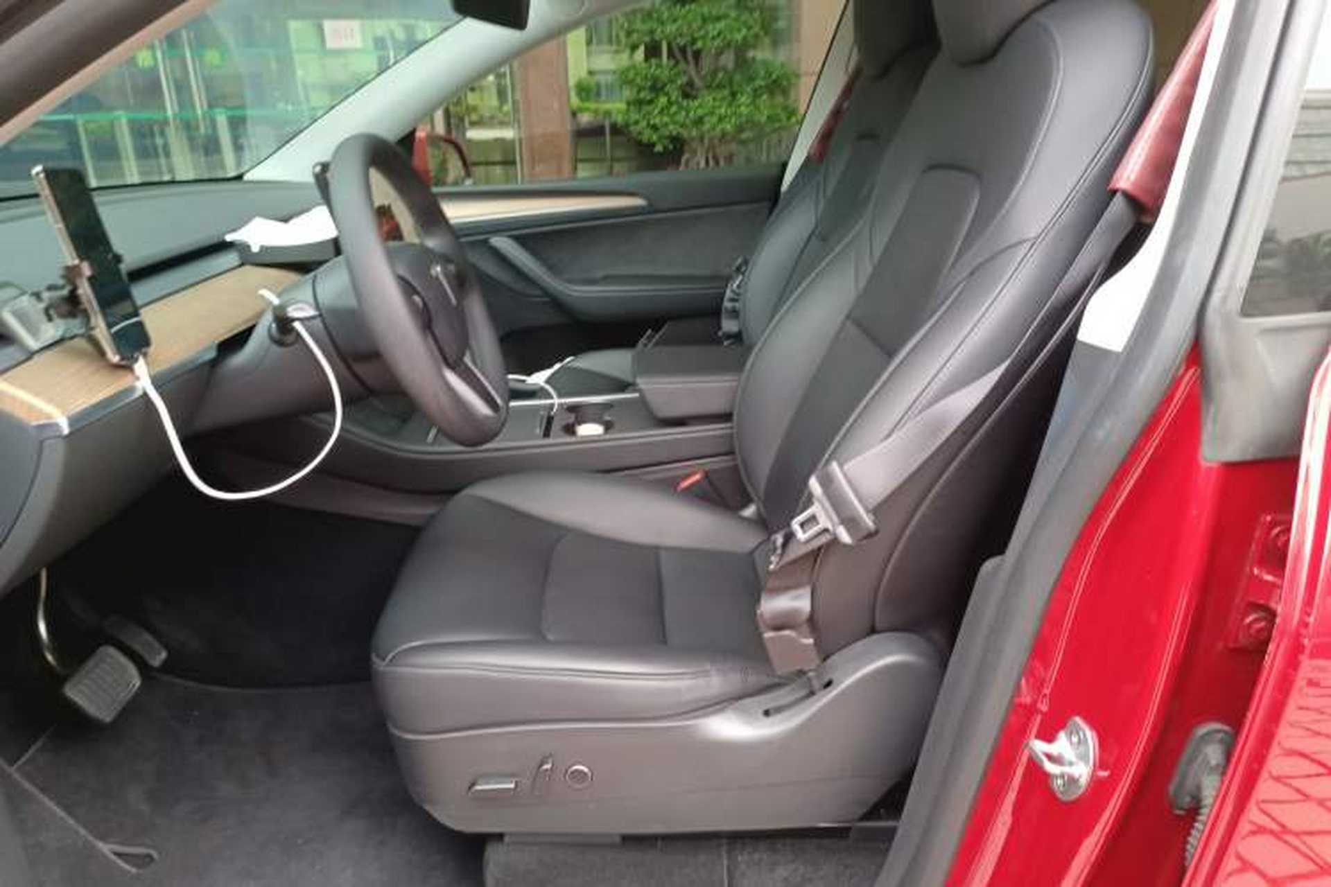 Used Tesla Model Y 2022 Long-Range All-Wheel-Drive Version Left Front Seat