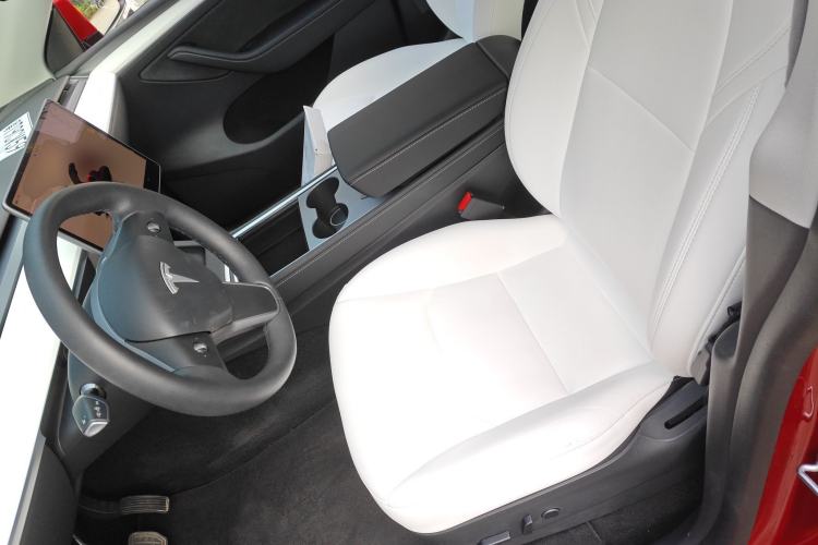 Used Tesla Model Y 2022 Long-Range All-Wheel-Drive Version Left Front Seat