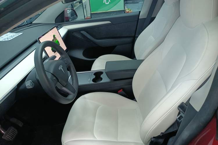 Used Tesla Model Y 2022 Long-Range All-Wheel-Drive Version Left Front Seat