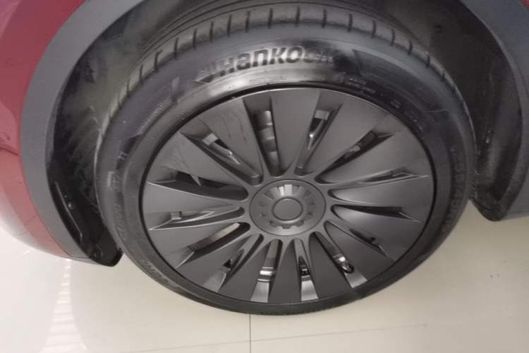 Used Tesla Model Y 2022 Revised Version Rear-Wheel Drive Left Front Wheel Hub