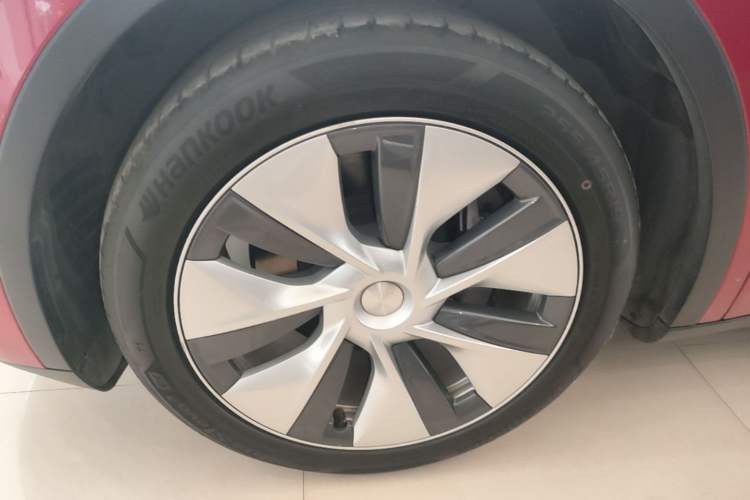 Used Tesla Model Y 2022 Revised Version Rear-Wheel Drive Left Front Wheel Hub