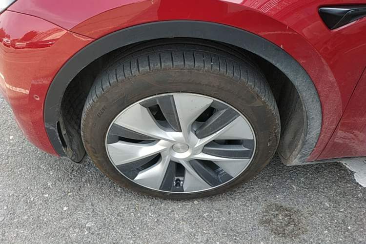 Used Tesla Model Y 2022 Revised Version Rear-Wheel Drive Left Front Wheel Hub